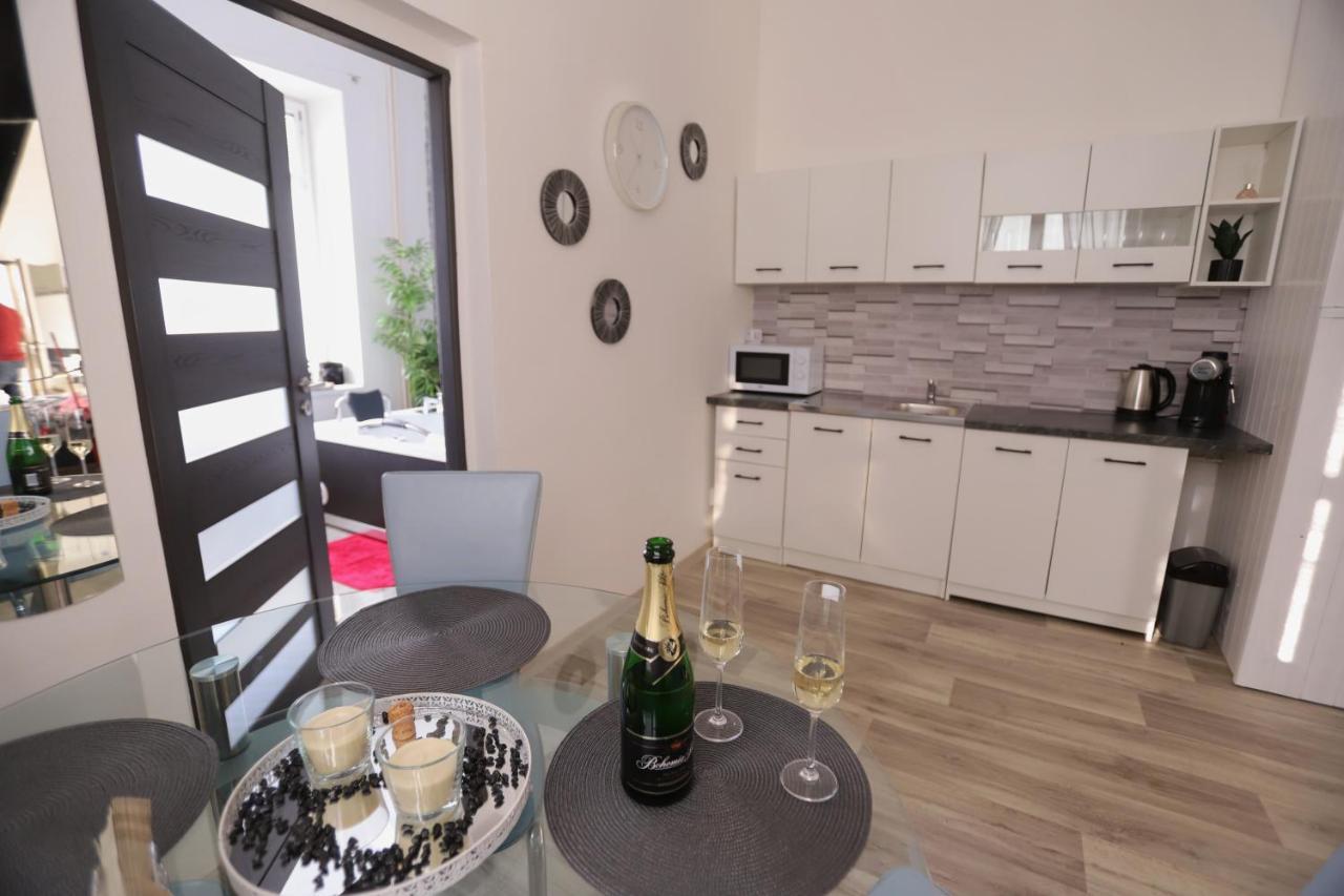 Wellnes Leqwell Apartment Uhersky Brod